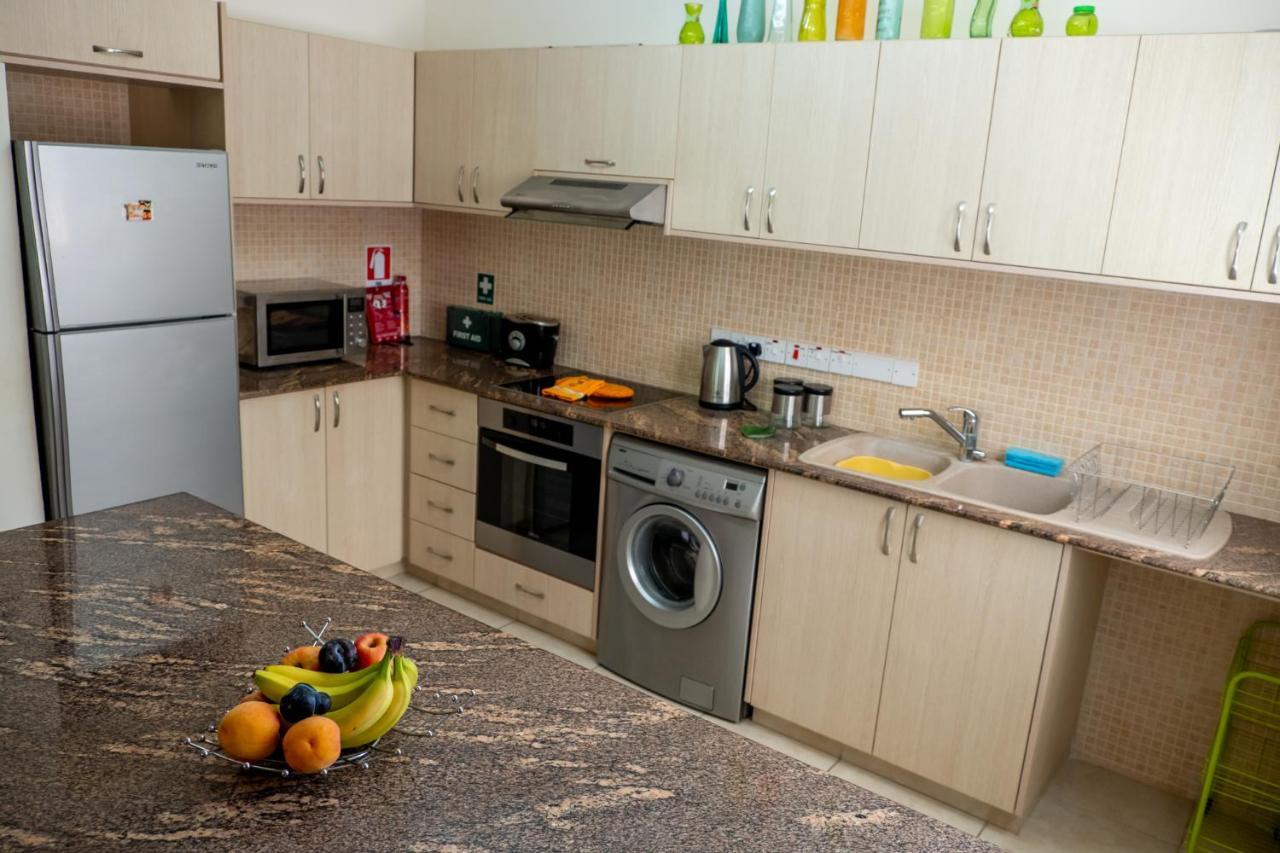 Stylish 2 Bedroom Apartment In Pegia Peyia Exterior photo